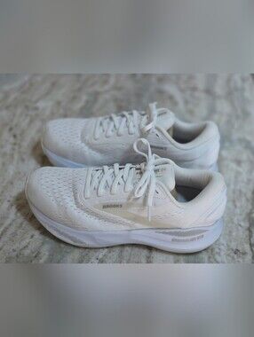Brooks Women's White/Oyster  Athletic Running Shoes - Breathable Mesh With box